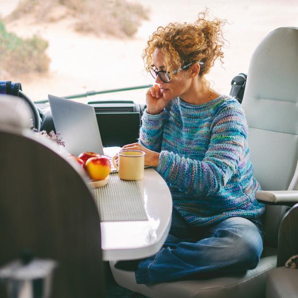 Your First 100 Days as an Expat: How to Get Off to a Flying Start?